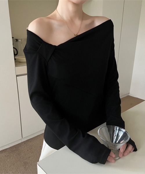 ReRe(リリ)の「ツイストネックオフショルトップス(Tシャツ/カットソー・レディース・ブルー/グレー/ブラック/ピンク/オフホワイト・FREE)」の6枚目の写真