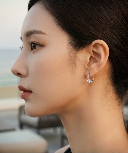 Burner（バーナー）の「【blatto 925silver】シルバー925 2粒ジルコニア　スタッド風　フープピアス esm-pierce-29-19【RBTS】（ピアス（両耳用）・レディース・ゴールド/シルバー・FREE）」の2枚目の写真