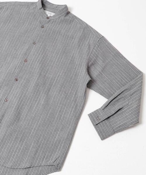 URBAN RESEARCH ROSSO MEN(アーバンリサーチロッソメン)の「ストライプバンドカラーリラックスシャツ(シャツ/ブラウス・メンズ・ベージュ/グレー・LARGE/MEDIUM)」の8枚目の写真