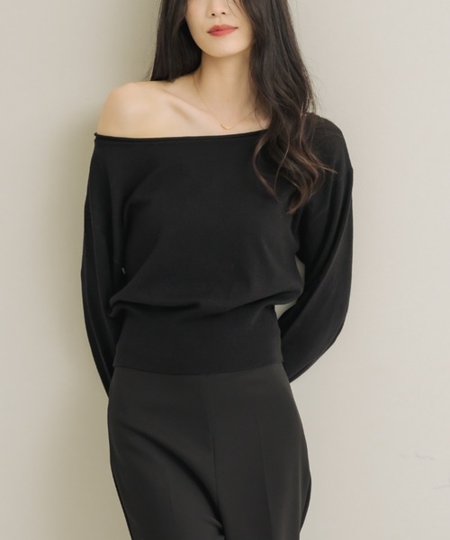 NEUNA（ヌナ）の「エッセンシャルクルーニット（ニット/セーター・レディース・ブラック/アイボリー/バーガンディー・FREE）」の3枚目の写真