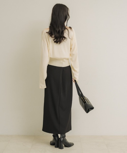 NEUNA（ヌナ）の「エッセンシャルクルーニット（ニット/セーター・レディース・ブラック/アイボリー/バーガンディー・FREE）」の10枚目の写真