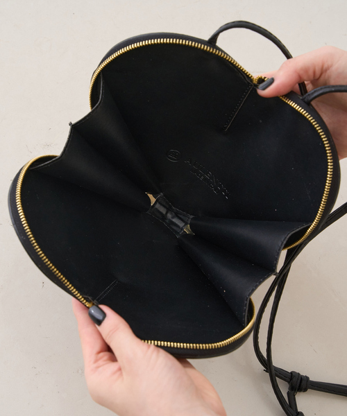 AULENTTI（オウレンティ）の「【AULENTTI/オウレンティ】ハート型ポシェット（ショルダーバッグ・レディース・ブラック・フリー）」の12枚目の写真