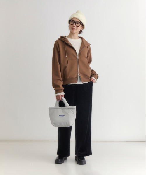 Right-on(ライトオン)の「【HONEYSUCKLE ROSE】ダブルジップパーカー (サスティナブル / 軽量 / 通気性 / レギュラーシルエット / 着回し)(パーカー・レディース・ブラウン/ライトグレー/ブラック・S/L/M)」の15枚目の写真