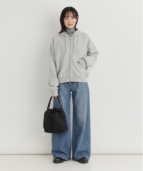 Right-on(ライトオン)の「【HONEYSUCKLE ROSE】ダブルジップパーカー (サスティナブル / 軽量 / 通気性 / レギュラーシルエット / 着回し)(パーカー・レディース・ブラウン/ライトグレー/ブラック・S/L/M)」の19枚目の写真