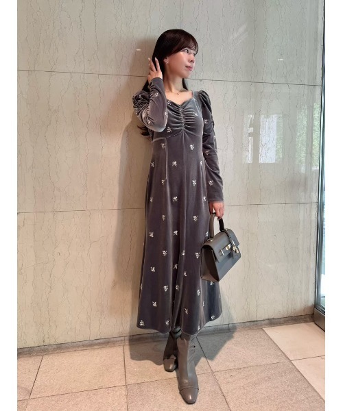 花柄刺繍ベロアワンピース（ワンピース）｜CELFORD（セルフォード）の