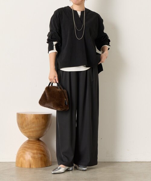 Jena espace merveilleux(ジェナ エスパスメルヴェイユ)の「【伸縮性抜群◎】ストレッチ起毛ネックブラウス(シャツ/ブラウス・レディース・ブラック/ブルー/アイボリー・FREE)」の22枚目の写真