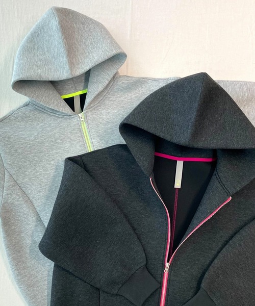 Q（キュー）の「ボンディングパーカー（パーカー・レディース・ライトグレー/チャコールグレー・MEDIUM）」の8枚目の写真