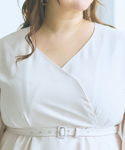 SMILE LAND（スマイルランド）の「＜大きいサイズ＞【らめちゃんコラボ】カシュクールデザインワンピース JERRYSELECT（ワンピース・レディース・アイボリー/ブラック・L/LL/3L/4L/5L）」の8枚目の写真