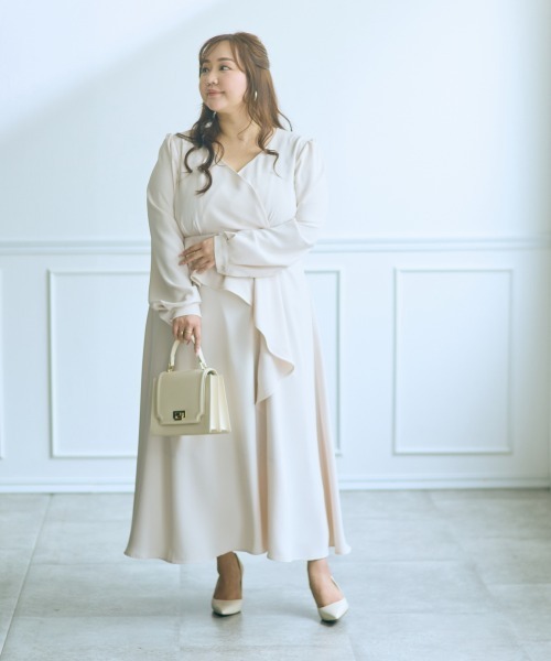 SMILE LAND（スマイルランド）の「＜大きいサイズ＞【らめちゃんコラボ】カシュクールデザインワンピース JERRYSELECT（ワンピース・レディース・アイボリー/ブラック・L/LL/3L/4L/5L）」の19枚目の写真