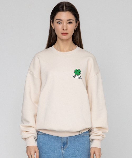 GRAVER（グレーバー）の「[ユニセックス]クローバーボードマンツーマン_クリーム（スウェット・レディース・アイボリー・SMALL/MEDIUM/LARGE/X-LARGE）」の2枚目の写真