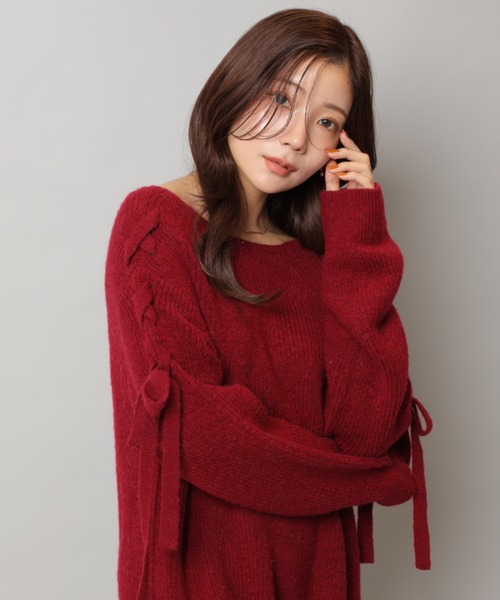 Apuweiser-riche（アプワイザーリッシェ）の「レースアップニット