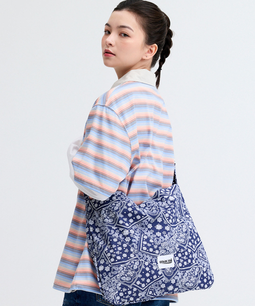 MACNI(マクニ)の「PAISLEY ECO CROSS BAG NAVY(エコバッグ/サブバッグ・レディース・その他・FREE)」の1枚目の写真