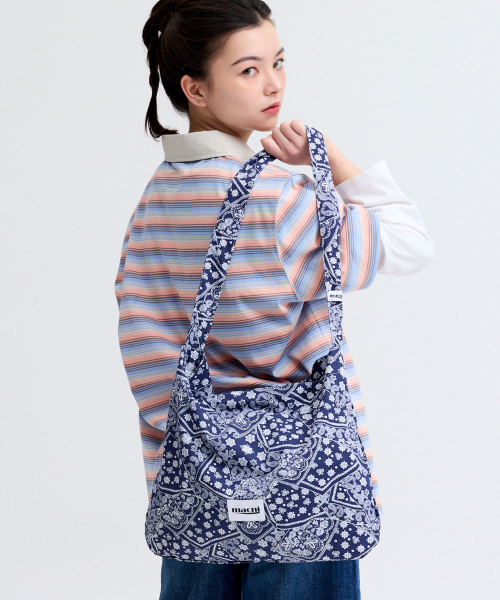 MACNI(マクニ)の「PAISLEY ECO CROSS BAG NAVY(エコバッグ/サブバッグ・レディース・その他・FREE)」の3枚目の写真