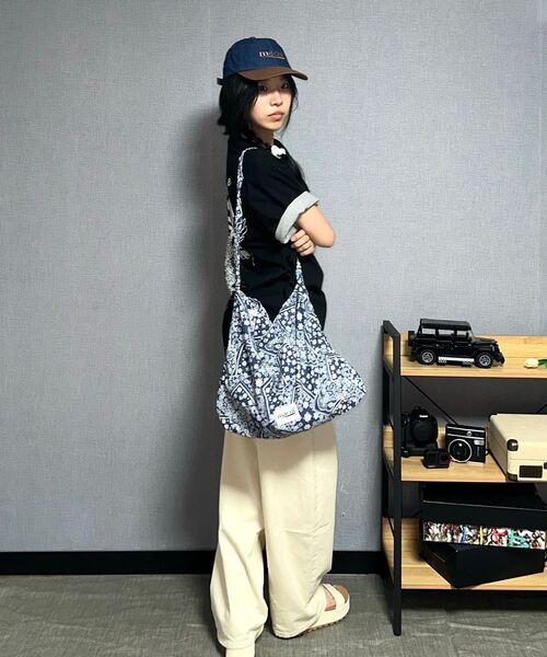 MACNI(マクニ)の「PAISLEY ECO CROSS BAG NAVY(エコバッグ/サブバッグ・レディース・その他・FREE)」の5枚目の写真