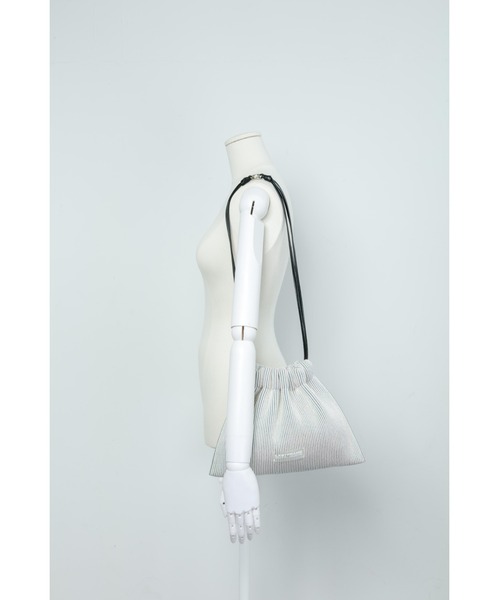 LASTFRAME（ラストフレーム）の「KYOTO METALLIC SACK BAG（ショルダーバッグ・レディース・グレー系その他/シルバー系その他・FREE）」の7枚目の写真