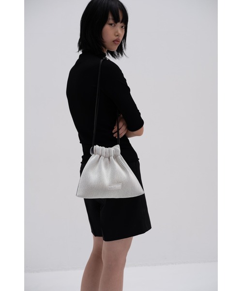 LASTFRAME（ラストフレーム）の「KYOTO METALLIC SACK BAG（ショルダーバッグ・レディース・グレー系その他/シルバー系その他・FREE）」の6枚目の写真