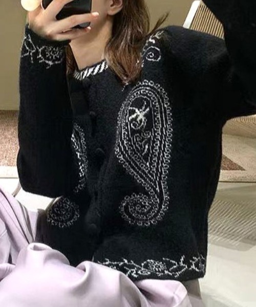 Vipoa(ヴィポア)の「Paisley jacquard knit cardigan(カーディガン/ボレロ・レディース・アイボリー/ブラック・FREE)」の2枚目の写真