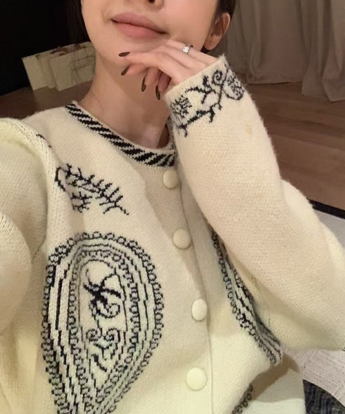 Vipoa(ヴィポア)の「Paisley jacquard knit cardigan(カーディガン/ボレロ・レディース・アイボリー/ブラック・FREE)」の20枚目の写真