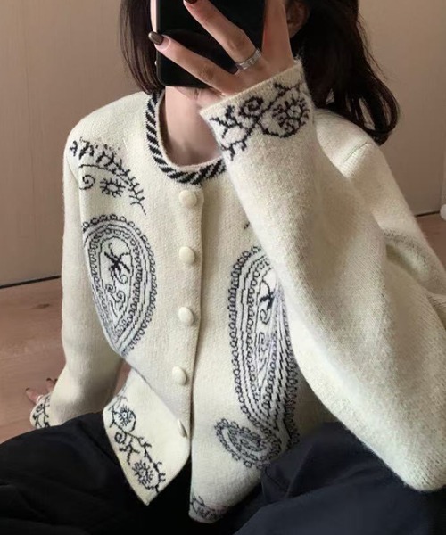 Vipoa(ヴィポア)の「Paisley jacquard knit cardigan(カーディガン/ボレロ・レディース・アイボリー/ブラック・FREE)」の6枚目の写真