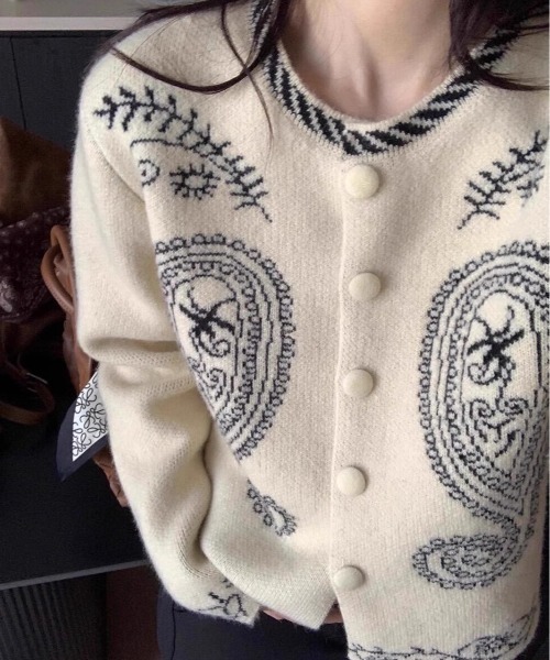 Vipoa(ヴィポア)の「Paisley jacquard knit cardigan(カーディガン/ボレロ・レディース・アイボリー/ブラック・FREE)」の16枚目の写真