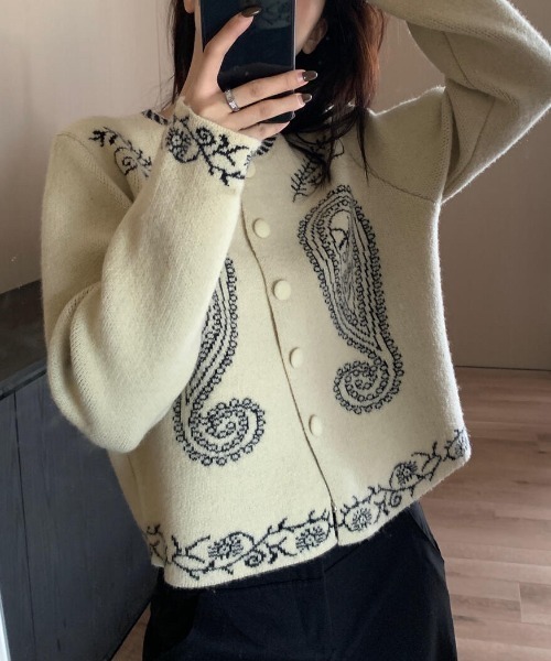 Vipoa(ヴィポア)の「Paisley jacquard knit cardigan(カーディガン/ボレロ・レディース・アイボリー/ブラック・FREE)」の17枚目の写真