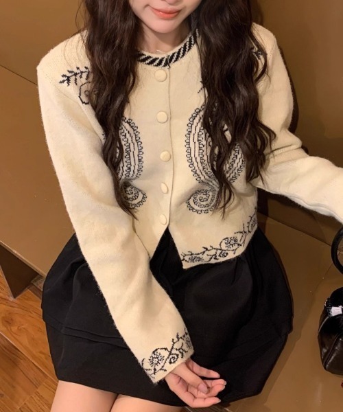 Vipoa(ヴィポア)の「Paisley jacquard knit cardigan(カーディガン/ボレロ・レディース・アイボリー/ブラック・FREE)」の21枚目の写真