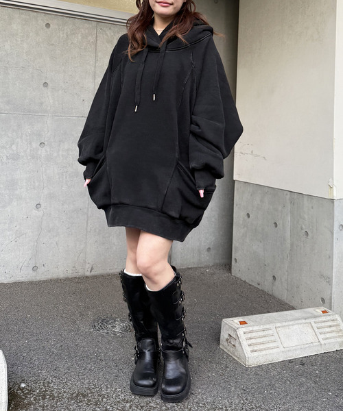 SPIRALGIRL（スパイラルガール）の「ピグメントドルマンパーカーワンピース（ワンピース・レディース・ブラック/ブルー/グレー・FREE）」の4枚目の写真