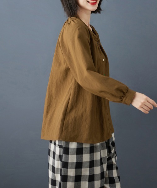 ONEP STAR(ワンピスター)の「カラーボタンギャザーブラウス(シャツ/ブラウス・レディース・ライトブルー/タン・X-LARGE/LARGE/MEDIUM)」の17枚目の写真