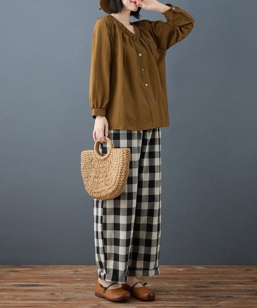 ONEP STAR(ワンピスター)の「カラーボタンギャザーブラウス(シャツ/ブラウス・レディース・ライトブルー/タン・X-LARGE/LARGE/MEDIUM)」の11枚目の写真