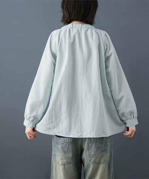 ONEP STAR(ワンピスター)の「カラーボタンギャザーブラウス(シャツ/ブラウス・レディース・ライトブルー/タン・X-LARGE/LARGE/MEDIUM)」の10枚目の写真
