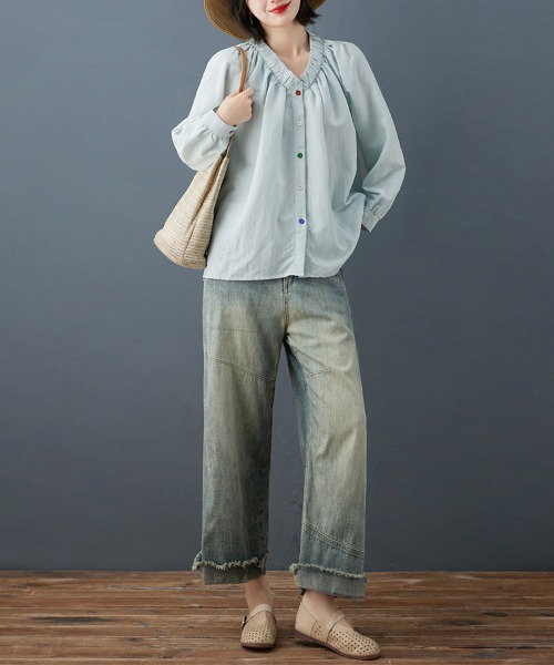 ONEP STAR(ワンピスター)の「カラーボタンギャザーブラウス(シャツ/ブラウス・レディース・ライトブルー/タン・X-LARGE/LARGE/MEDIUM)」の3枚目の写真