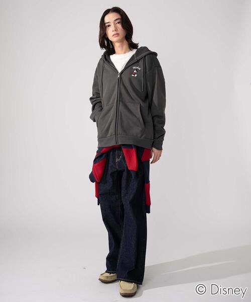 Disney（ディズニー）の「WEGO/ミッキーZIPパーカー (軽ボア)（パーカー・メンズ・スミクロ/アッシュグレー・MEDIUM/LARGE）」の3枚目の写真