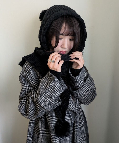 styiro（スタイロ）の「あったか裏起毛ポンポンニットフーディーマフラー（ネックウォーマー/スヌード・レディース・ブラック/レッド/グレー/モカ・FREE）」の11枚目の写真