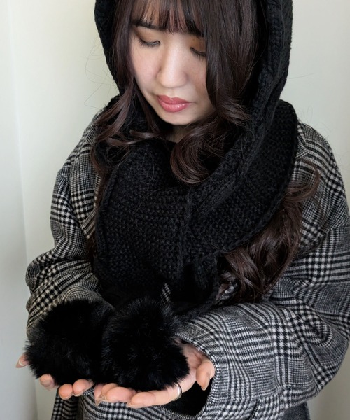 styiro（スタイロ）の「あったか裏起毛ポンポンニットフーディーマフラー（ネックウォーマー/スヌード・レディース・ブラック/レッド/グレー/モカ・FREE）」の13枚目の写真