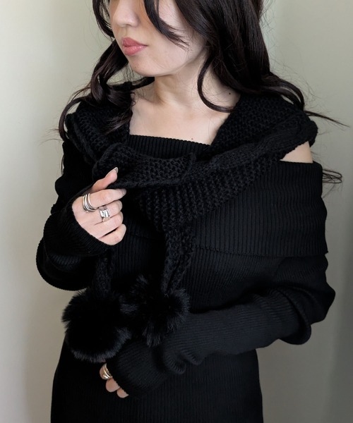 styiro（スタイロ）の「あったか裏起毛ポンポンニットフーディーマフラー（ネックウォーマー/スヌード・レディース・ブラック/レッド/グレー/モカ・FREE）」の14枚目の写真