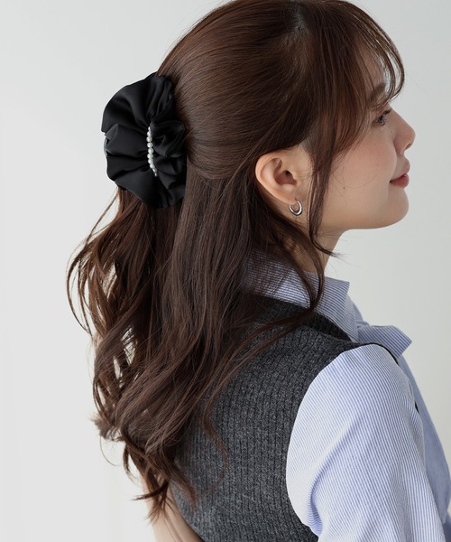サテンフリルバンスクリップ（バレッタ/ヘアクリップ）｜BLUEEAST