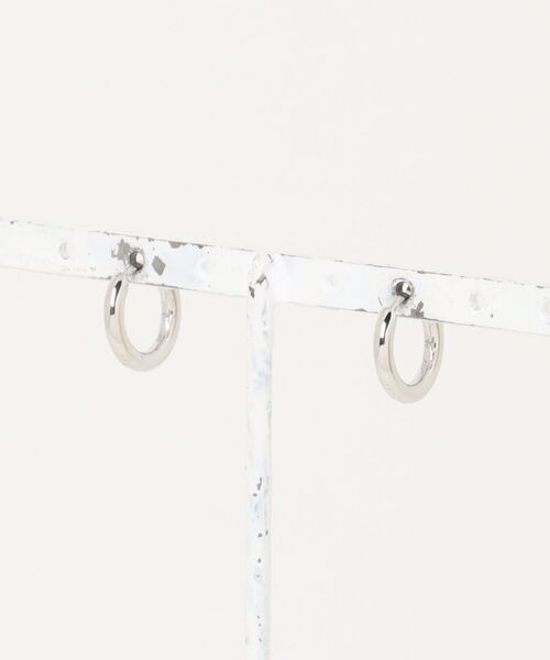 TOM WOOD（トムウッド）の「【TOMWOOD】Classic Hoop Small クラシックフープ スモール シルバー ピアス ユニセックス（ピアス（両耳用）・レディース・シルバー・FREE）」の2枚目の写真