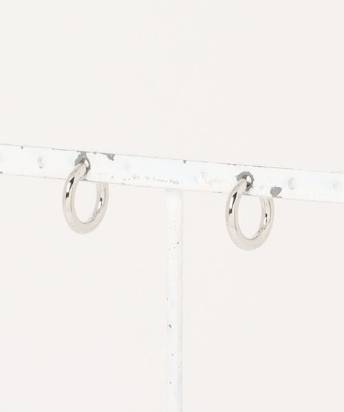 TOM WOOD(トムウッド)の「【TOMWOOD】Classic Hoop Small クラシックフープ スモール シルバー ピアス ユニセックス(ピアス(両耳用)・レディース・シルバー・FREE)」の4枚目の写真