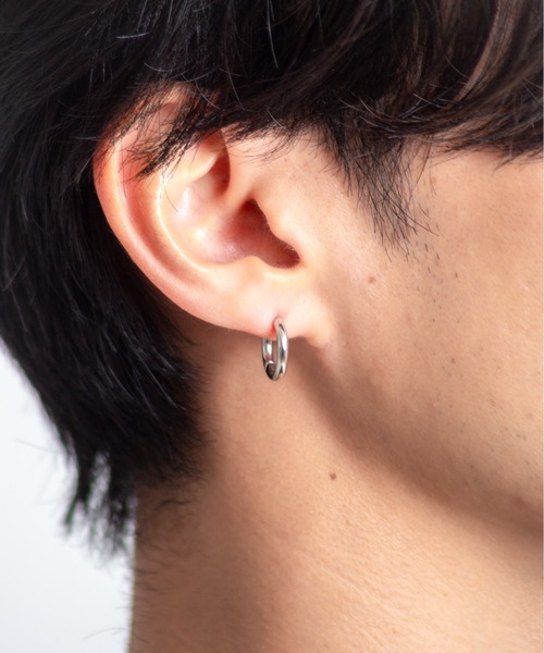 TOM WOOD(トムウッド)の「【TOMWOOD】Classic Hoop Small クラシックフープ スモール シルバー ピアス ユニセックス(ピアス(両耳用)・レディース・シルバー・FREE)」の5枚目の写真