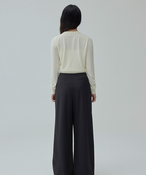 COVERNAT(カバーナット)の「WOMEN'S BASIC ROUND WOOL KNIT CARDIGAN(カーディガン/ボレロ・レディース・ライトブルー/アイボリー/ブラウン・MEDIUM/SMALL)」の6枚目の写真