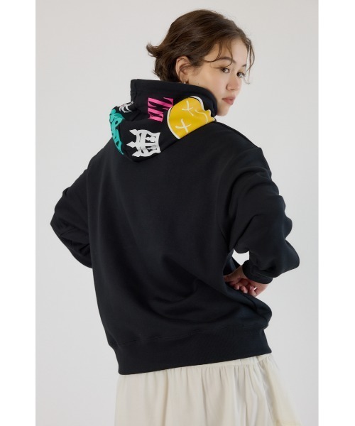 RODEO CROWNS WIDE BOWL（ロデオクラウンズワイドボウル）の「HOOD DECORATION パーカー（パーカー・レディース・ブラック/グレー×ホワイト/オフホワイト・MEDIUM/LARGE）」の6枚目の写真