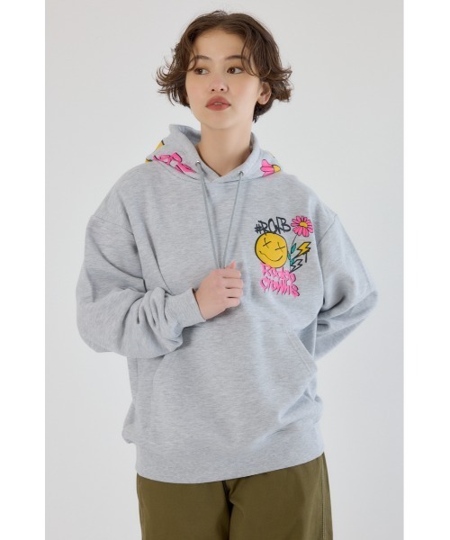 RODEO CROWNS WIDE BOWL（ロデオクラウンズワイドボウル）の「HOOD DECORATION パーカー（パーカー・レディース・ブラック/グレー×ホワイト/オフホワイト・MEDIUM/LARGE）」の15枚目の写真
