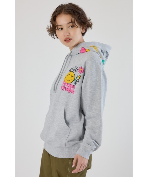 RODEO CROWNS WIDE BOWL（ロデオクラウンズワイドボウル）の「HOOD DECORATION パーカー（パーカー・レディース・ブラック/グレー×ホワイト/オフホワイト・MEDIUM/LARGE）」の16枚目の写真