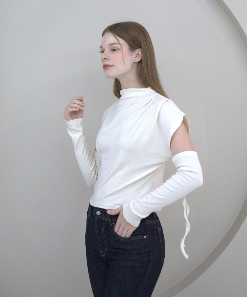 CATTLINE（カトリン）の「ハーフネックカットアウトTシャツ（アイボリー）（Tシャツ/カットソー・レディース・その他・FREE）」の9枚目の写真