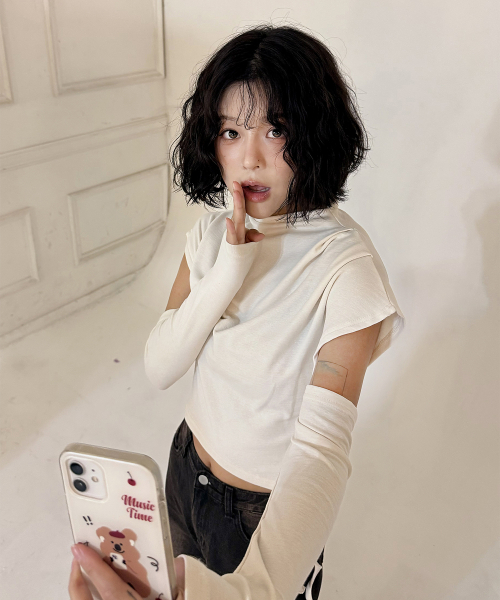 CATTLINE（カトリン）の「ハーフネックカットアウトTシャツ（アイボリー）（Tシャツ/カットソー・レディース・その他・FREE）」の4枚目の写真