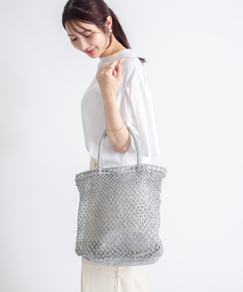 The Bagmati(ザバグマティ)の「【The Bagmati/ザバグマティ】かごバッグ メタリックコード マクラメ編み(かごバッグ・レディース・ホワイトゴールド/シルバー・FREE)」の4枚目の写真