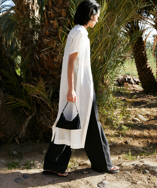 FOLNUA（フォルニュア）の「PETIT BATEAU BAG [BLACK NYLON]（トートバッグ・レディース・ブラック・FREE）」の2枚目の写真