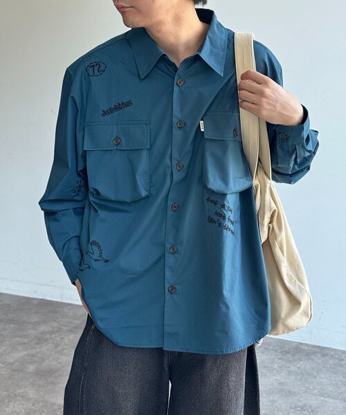 CPCM(シーピーシーエム)の「落書き刺繍シャツ(シャツ/ブラウス・レディース・グリーン/ネイビー/サックスブルー・FREE)」の2枚目の写真