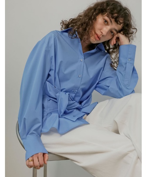 Re:EDIT（リエディ）の「[2026S/S COLLECTION]ブロード無地＆ストライプウエスト巻きデザインシャツ（シャツ/ブラウス・レディース・ベージュ系/ホワイト/チャコールグレー/ブルー・MEDIUM/LARGE）」の11枚目の写真