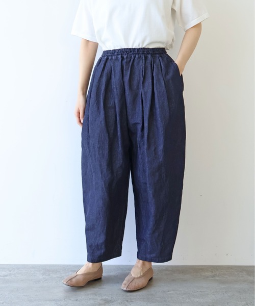 yuni(ユニ )の「Ccotton/Linen denim wide cocoon パンツ(デニムパンツ・レディース・サックスブルー/ホワイト/ネイビー・FREE)」の2枚目の写真